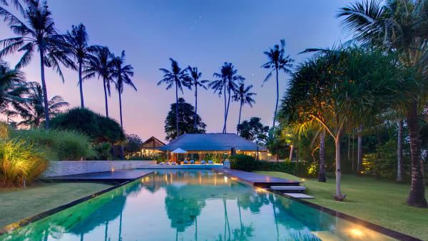 Samadhana - pool at dusk